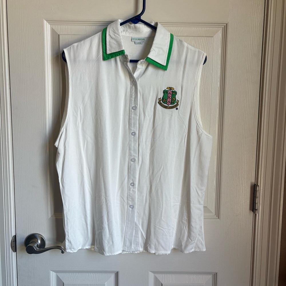 IVY STOREHOUSE Alpha Kappa Alpha Button Down Shirt - Picture 1 of 8
